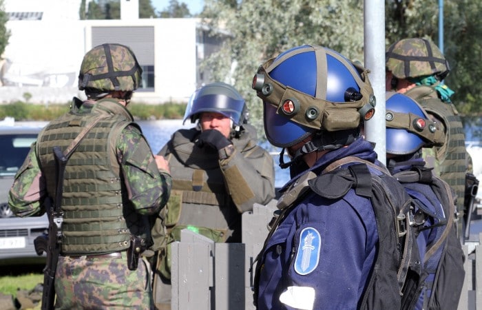 Poliisi ja sotilaita Kajaani 17 -harjoituksessa